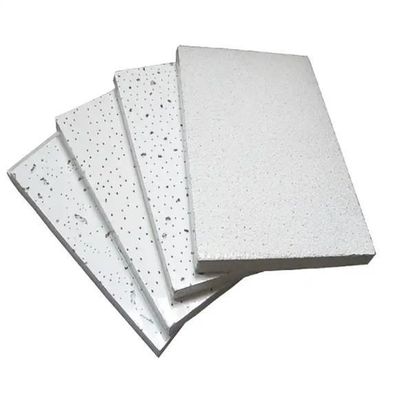 Karton Abmessungen 613 X 623 X 130 160 mm Mineralfaser Deckenplatte für die Dekoration von Hotels