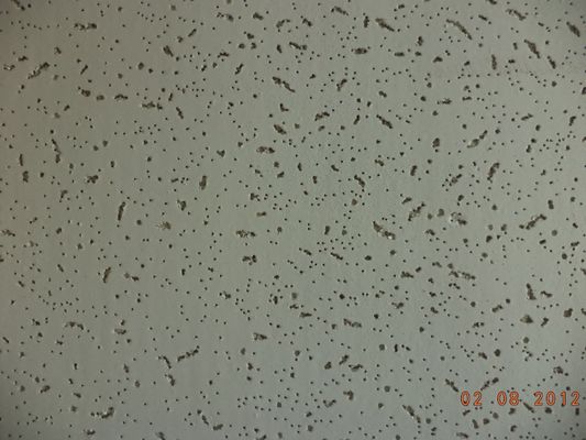 600*600mm Sprühbeschichtung Akustik Mineralwolle Fiber Drop Deckenfliesen für Dekoration