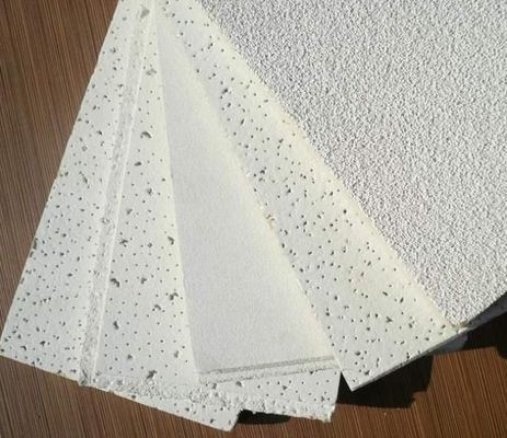 Dekorationsmaterialien Die unregelmäßige Lochoberfläche Mineralfaserteile Decke / Steinwollplatte
