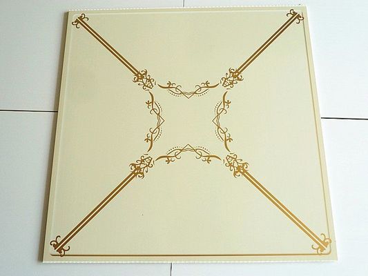 500mmx500mm Wohnzimmer PVC-Verbundplatte für KTV-Wand- oder Deckendekoration 3D-Design