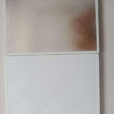 Hotelwand/Deckenverbesserung Akustische PVC-Gipsdeckenfliesen 7 mm-15 mm Dicke