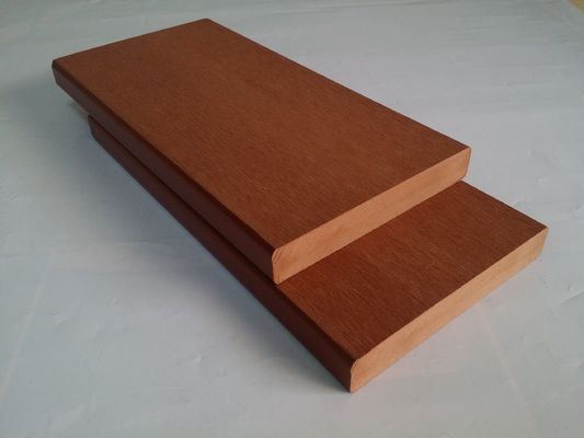Außenwasserdichte WPC-Decking mit Kunststoffmaterial und unterschiedlichen Größen
