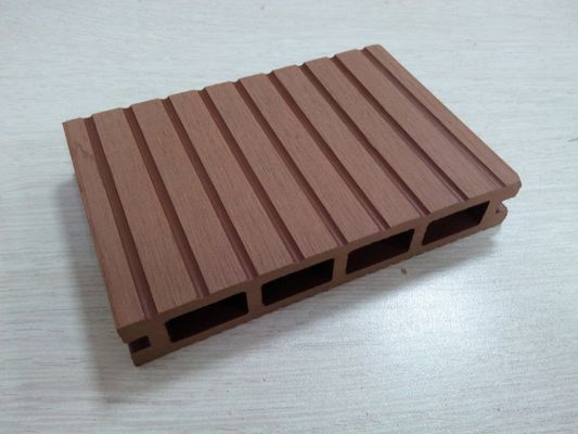 Holzkornmuster Grüner WPC-Boden, synthetische / Holz-Plastik-Verbunddecken 90mm*40mm