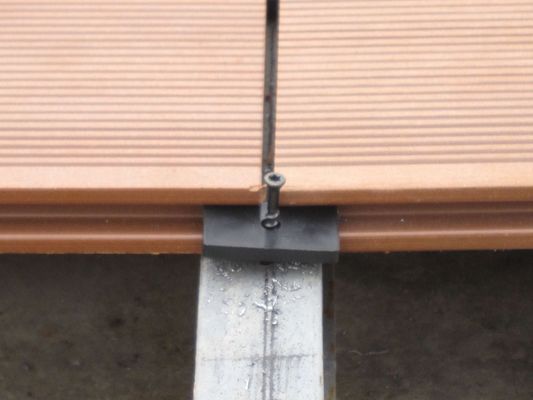 Holz-Kunststoff-Verbundwerkstoff-WPC-Decking-Clips mit Edelstahl- und Holzkornmuster