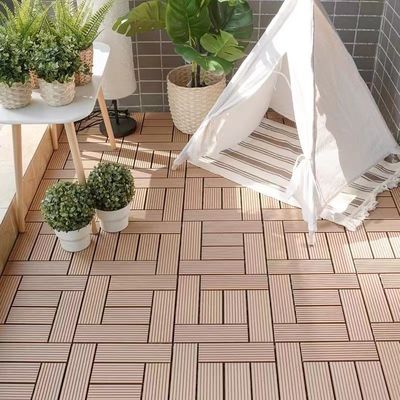300 mm*300 mm WPC-Decking für umweltfreundliche Decking- / Zaun- / Geländer-Ausstattung
