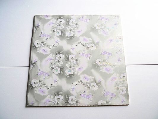 Farbenfrohe wasserdichte PVC 3D-Platte für KTV / Bar Wanddekoration 500*2000*3.0mm