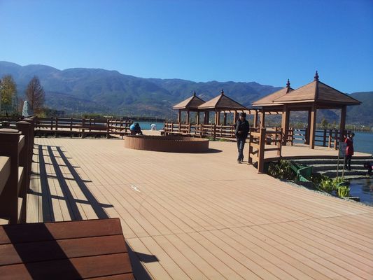 150mm*25mm angepasste Outdoor-Grüne Holz-Plastik-Verbundwerkstoff WPC-Decking-Bodenfliesen