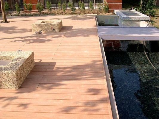 Zusammengesetzter WPC-Zaun/Decking für den Außenbereich