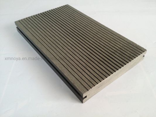 Außengartenboden und Zaun Wasserdicht WPC-Decking mit Bias-Reifen