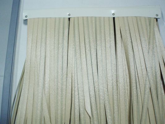 Dauerhafte Gartenlandschaftsgestaltung Dekorative PVC Strohdachfliesen mit Anpassung
