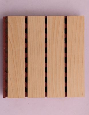 197*2400*15-18mm Dekoratives Holz-Akustik-Wandbrett Veneer Finish Perforationsdesign