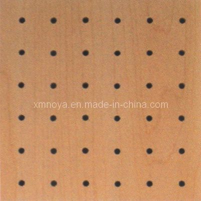 Perforierte Akustikplatten aus Holz 600*600 Schalldämpfung Gebäudedekorationsmaterial