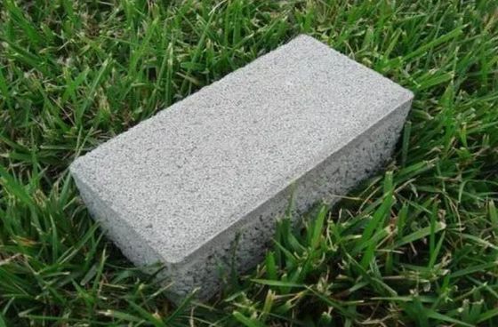 Stylische Sinterung Grau und Rot Keramik Wasserdurchlässige Ziegel für Pflastersteiner Einfahrt Garten