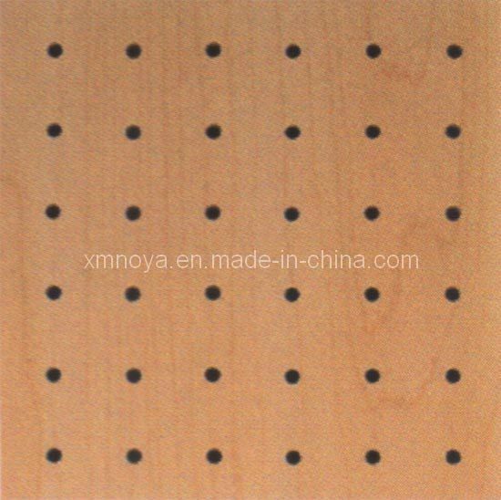 197*2400*15-18mm Dekoratives Holz-Akustik-Wandbrett Veneer Finish Perforationsdesign