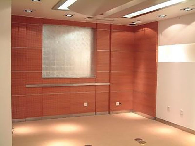 600*600 Quadratkantenfeuerfeste akustische Holz-MDF-Wandplatte für Innenarchitektur