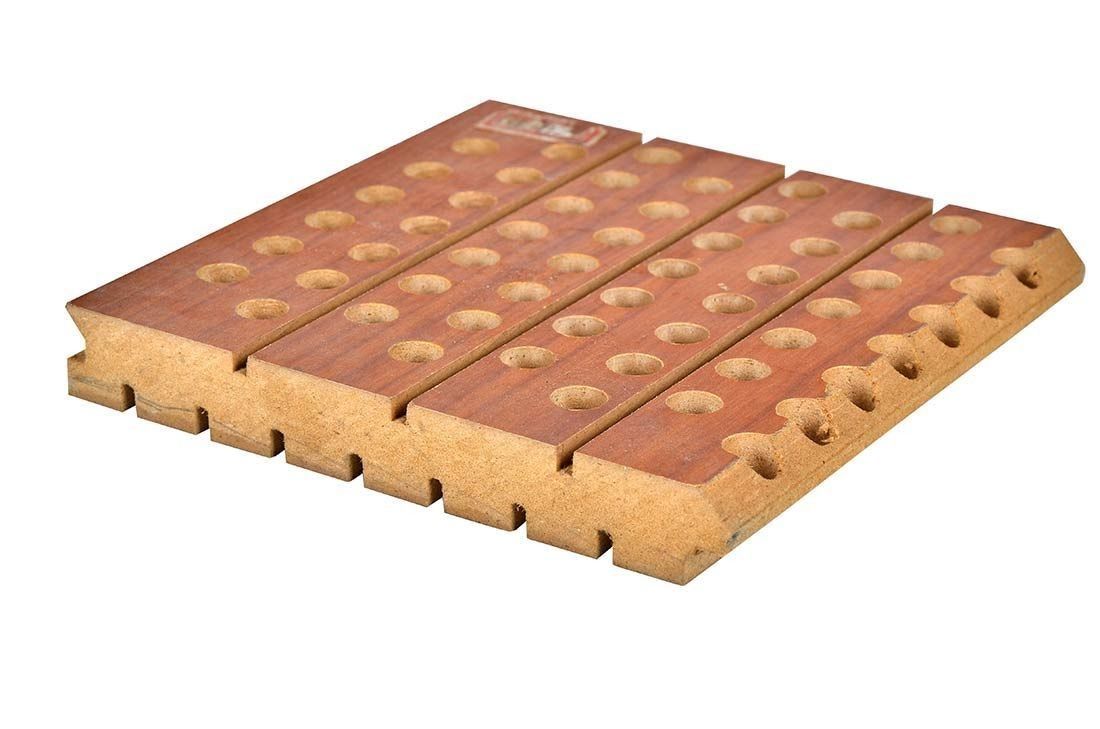 Dekorative Wand Mikrophorisierte akustische Holzplatte mit quadratischen Kanten DSC 9994